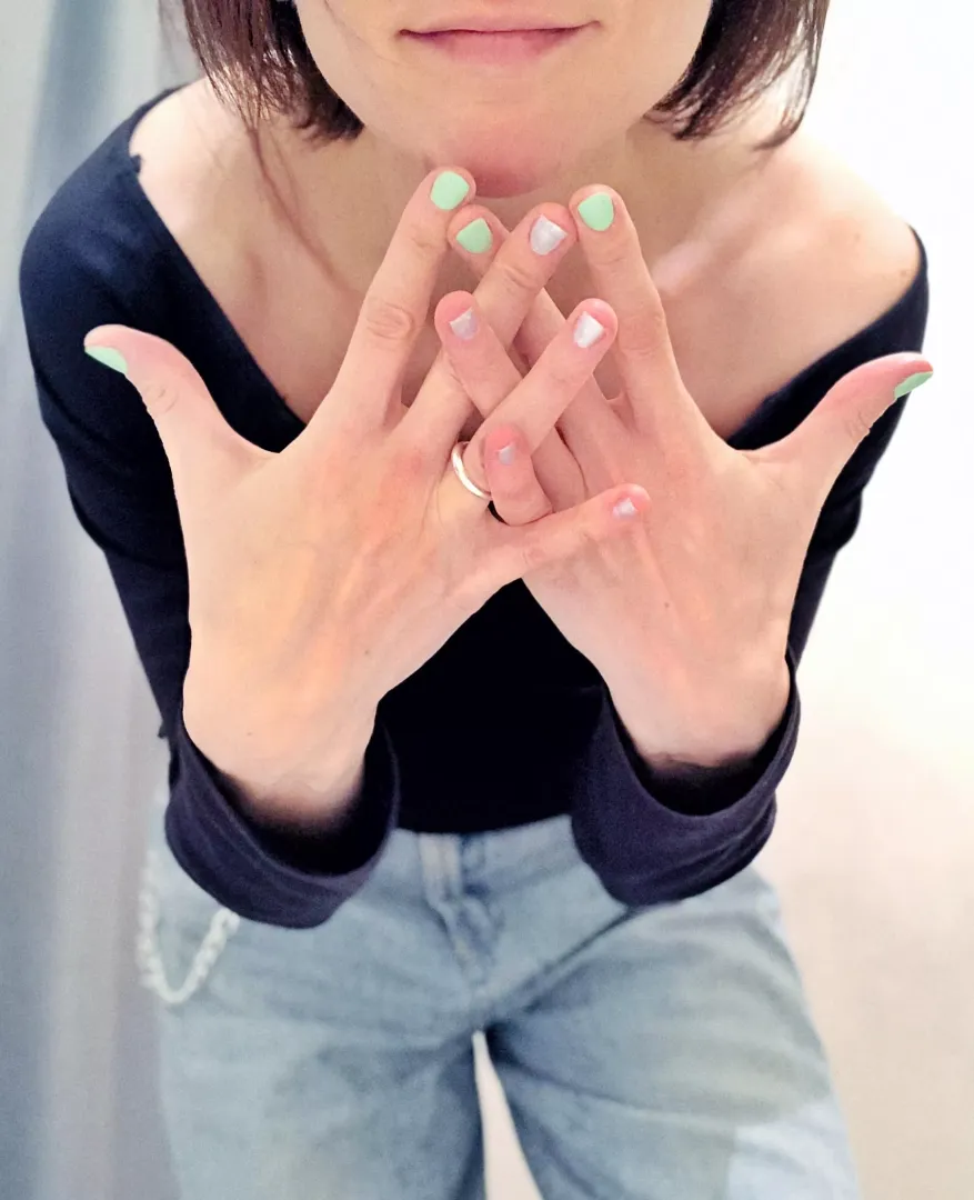 Crossing fingers to wish you a good Monday