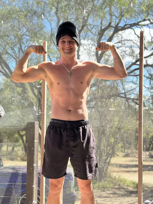 cub looking for cougar for chatting 