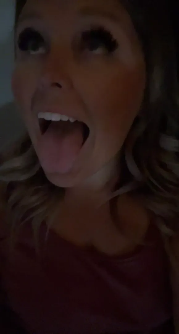 Cum fill me up 😈