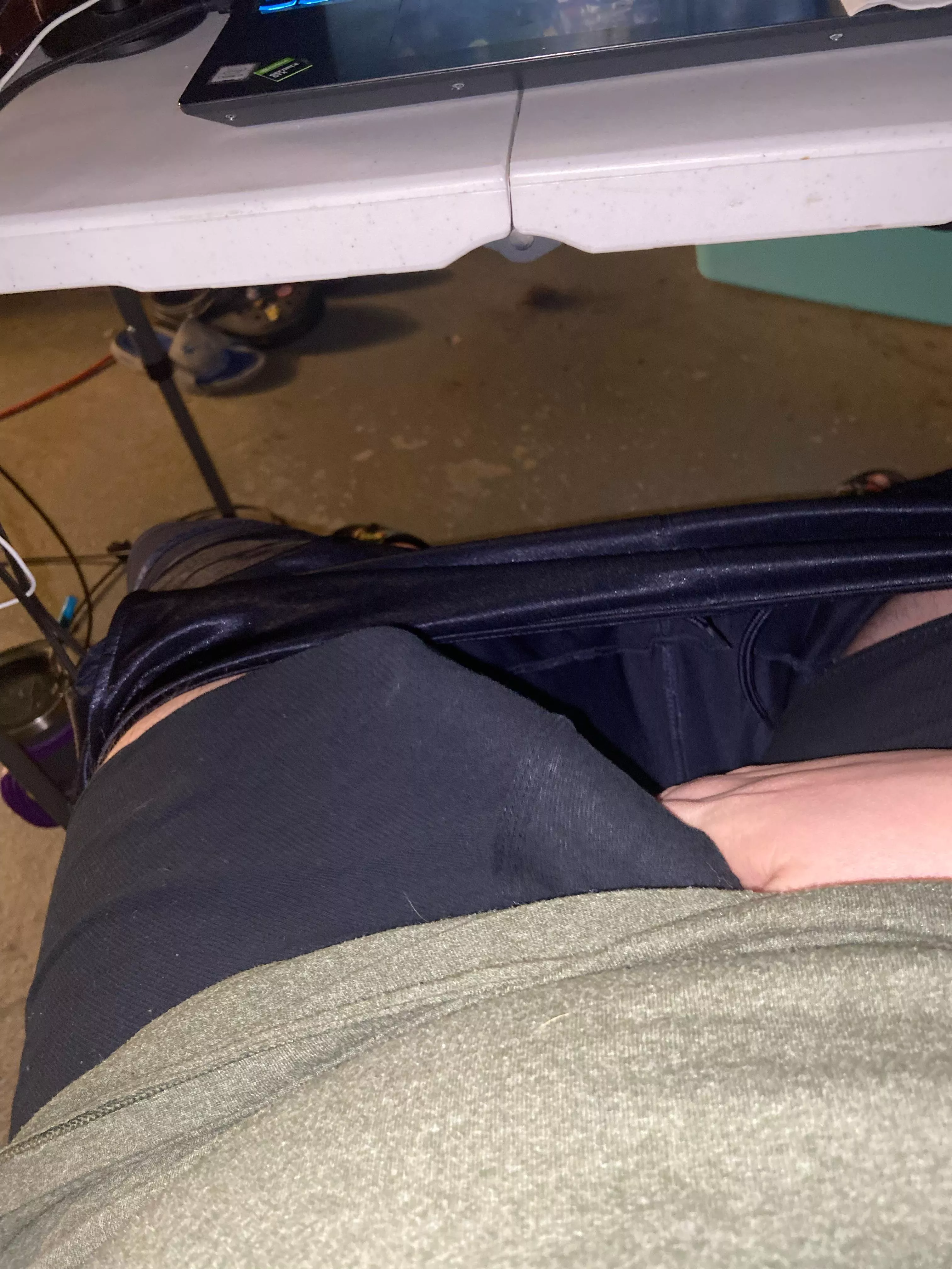 Cum get a peek