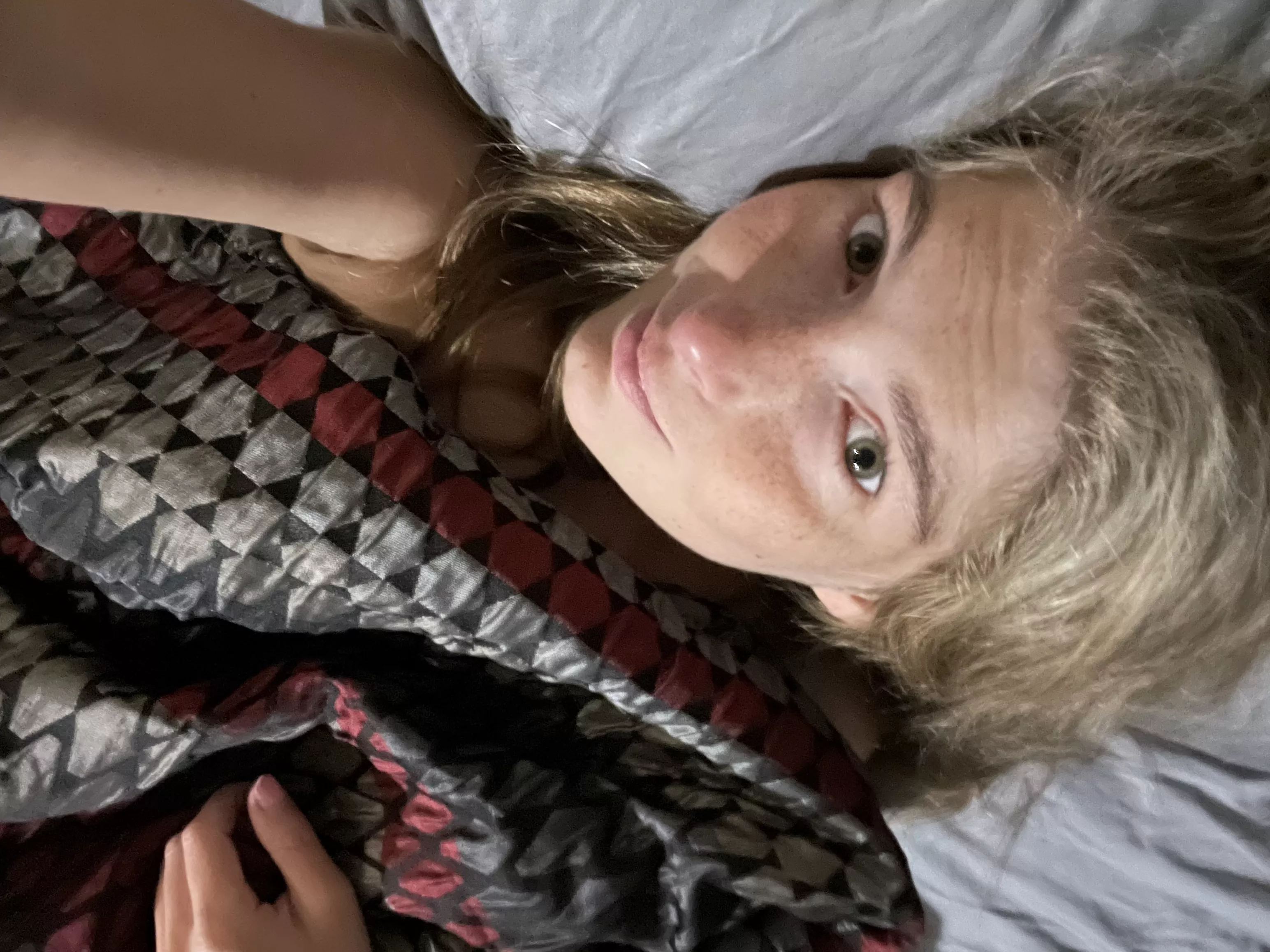 Cum get comfy with me...💦