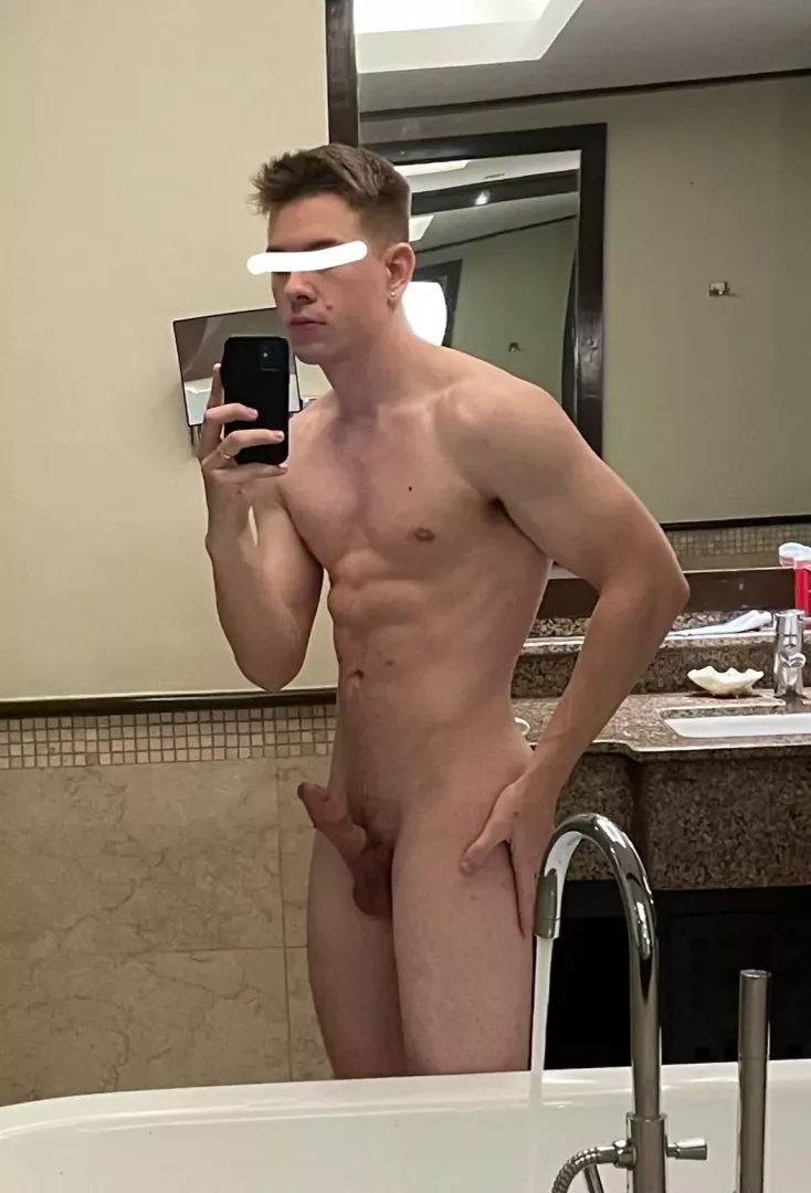 Cum get fucked in the bathroom 🛁