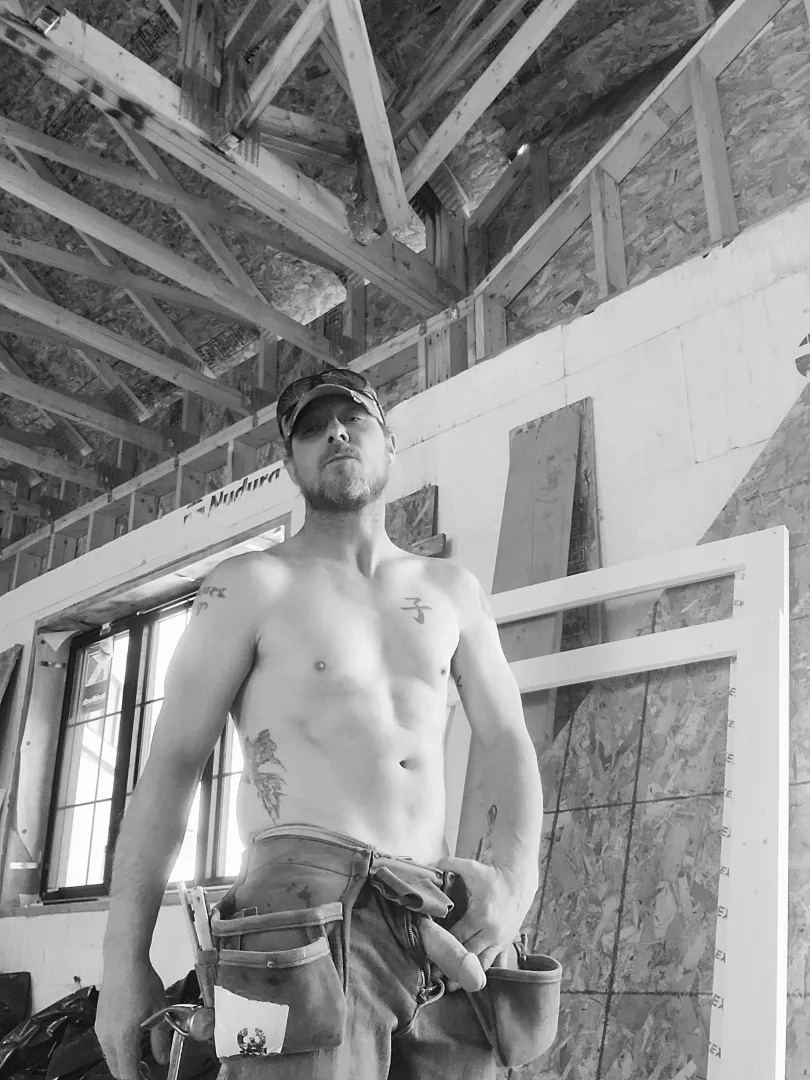 Cum give me a hand at work ?