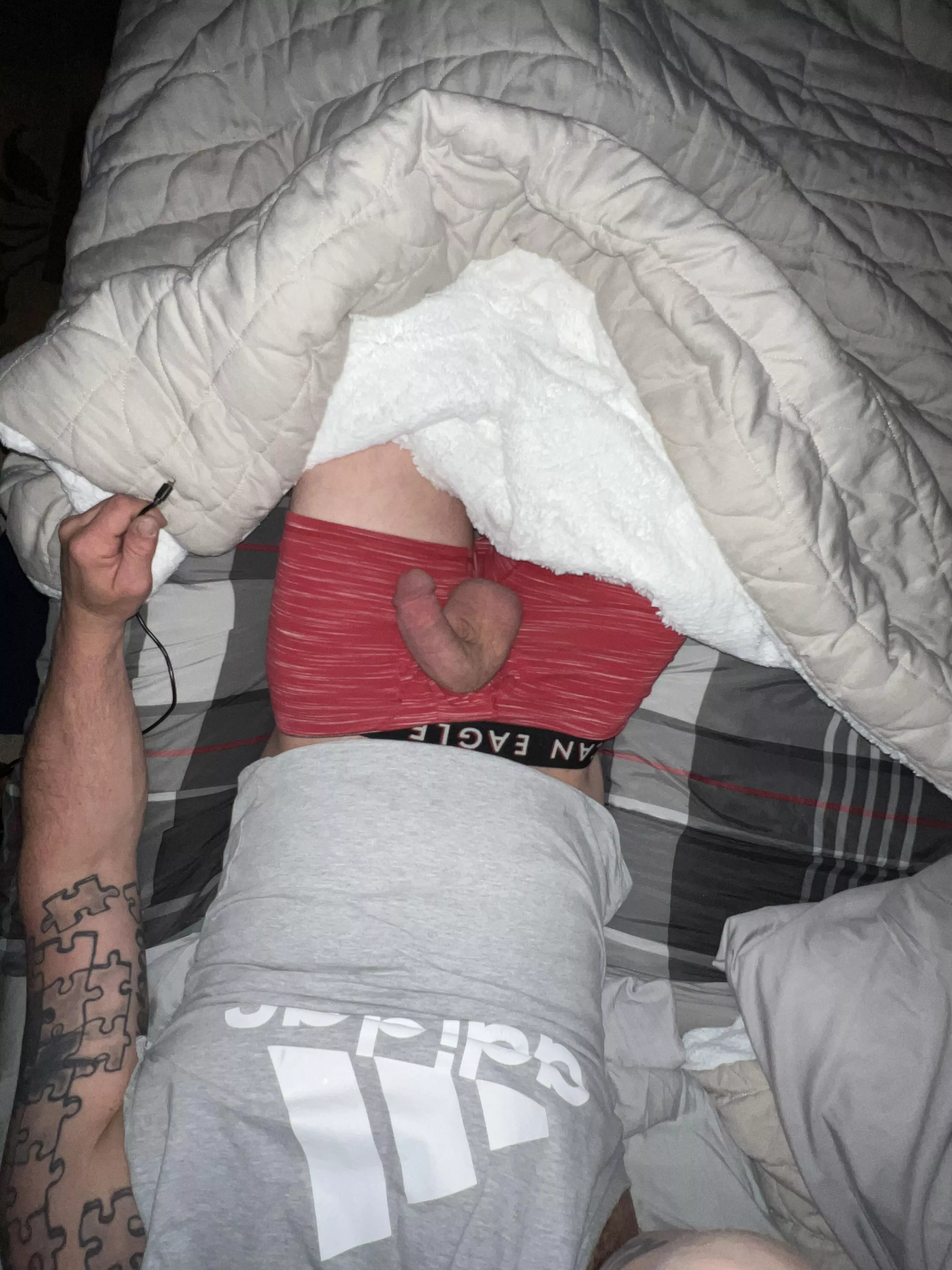 Cumming to bed