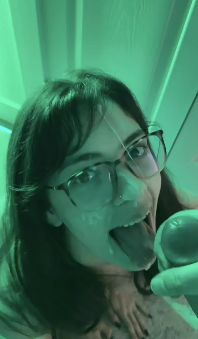 Cumsluts 😈