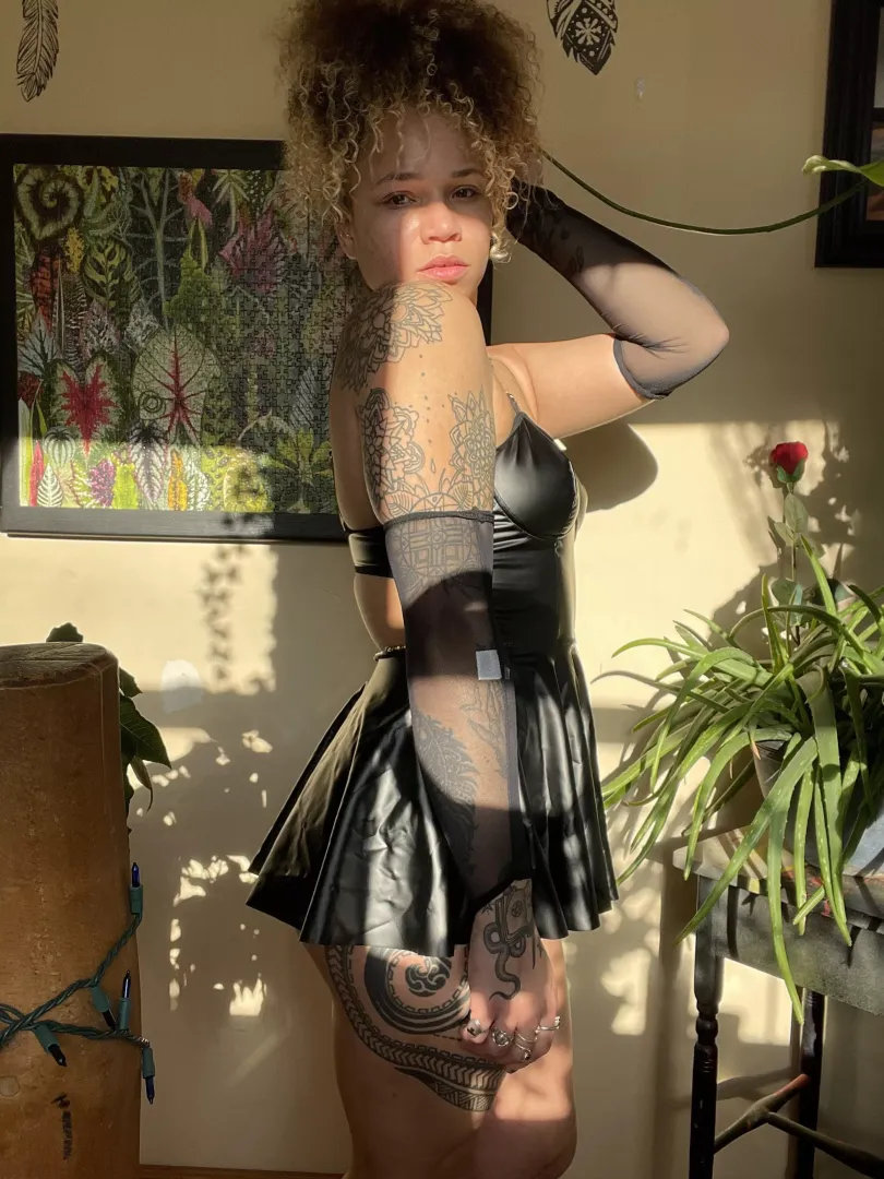 Curly hair (f30)
