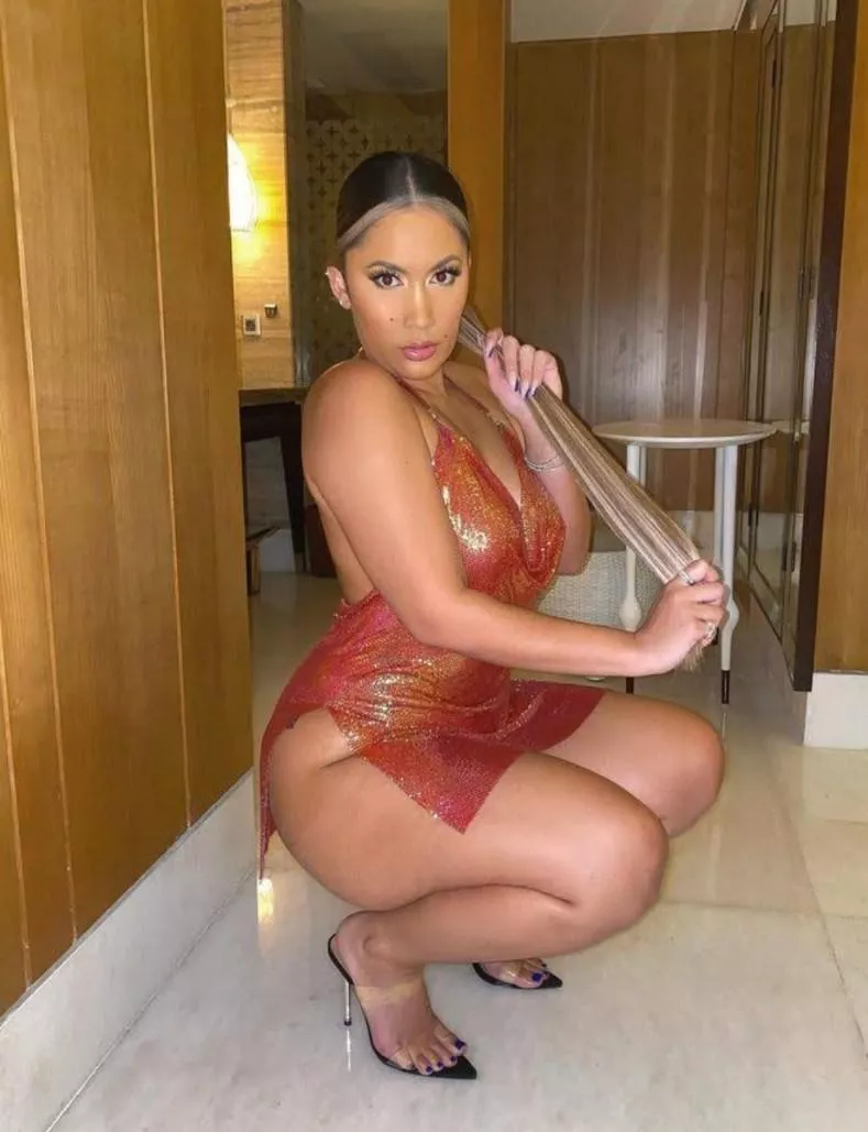 Curvy brunette minidress