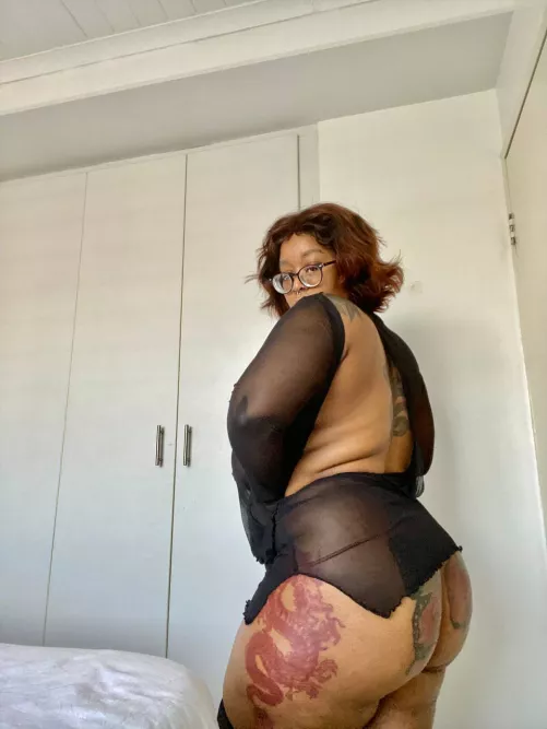 curvy Hun