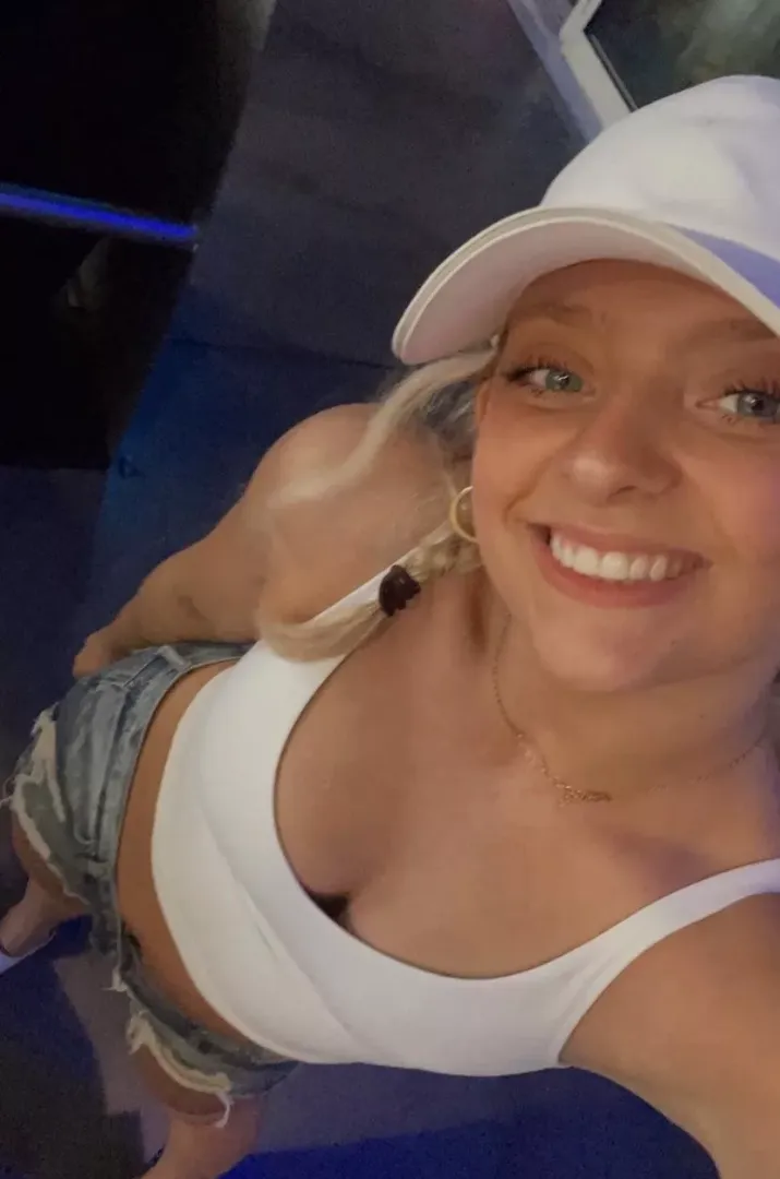 Cute Blonde Babe