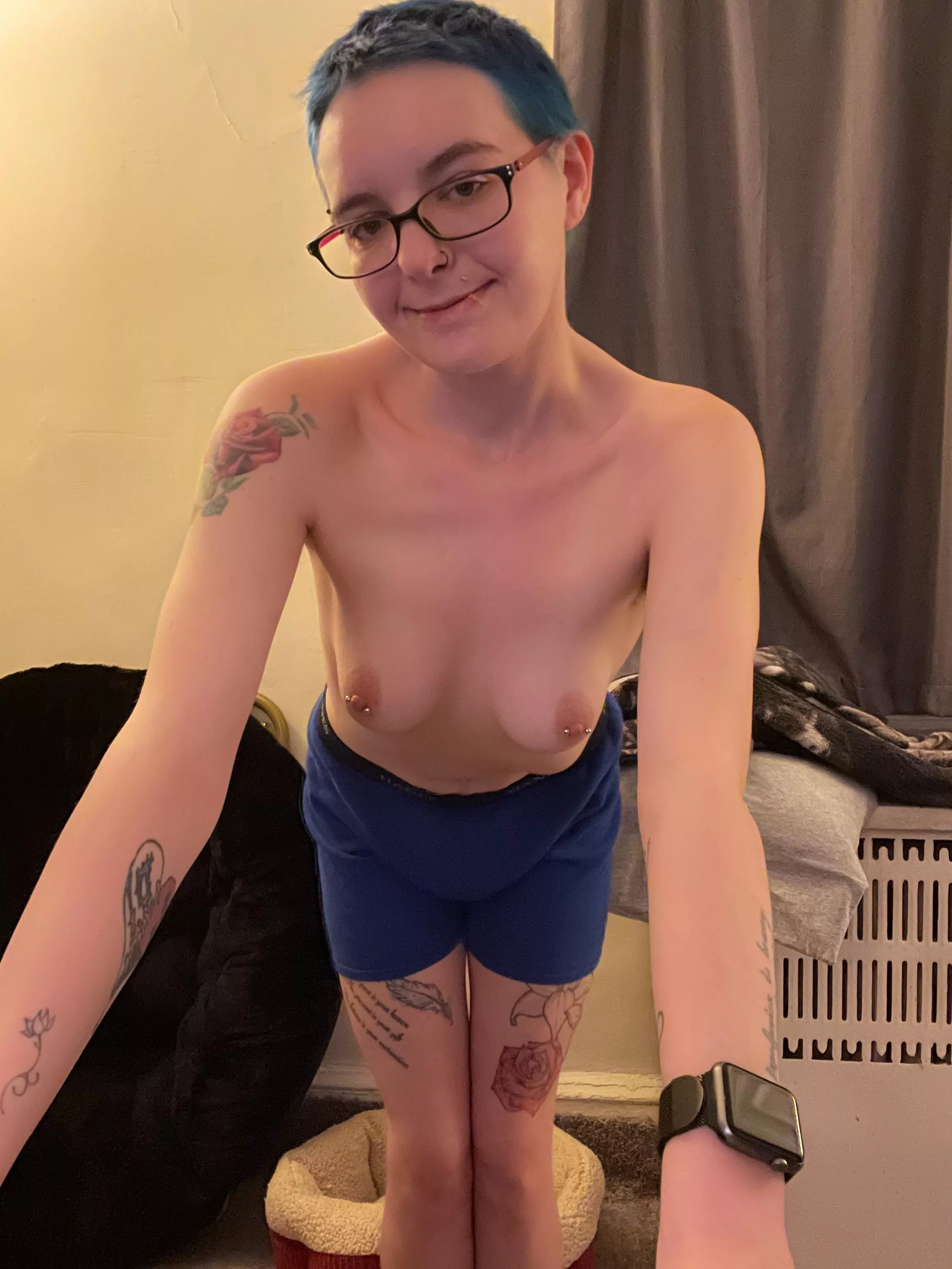 Cute blue tatted tomboy 💙