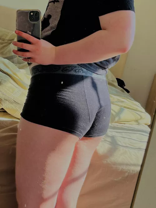 cute boi's ass <3