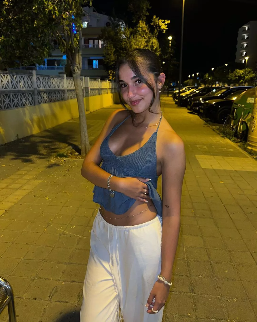 Cute Brznette