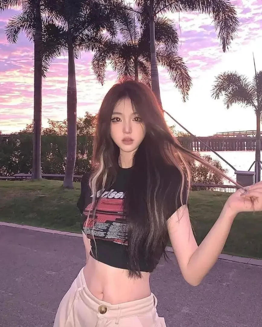 Cute midriff