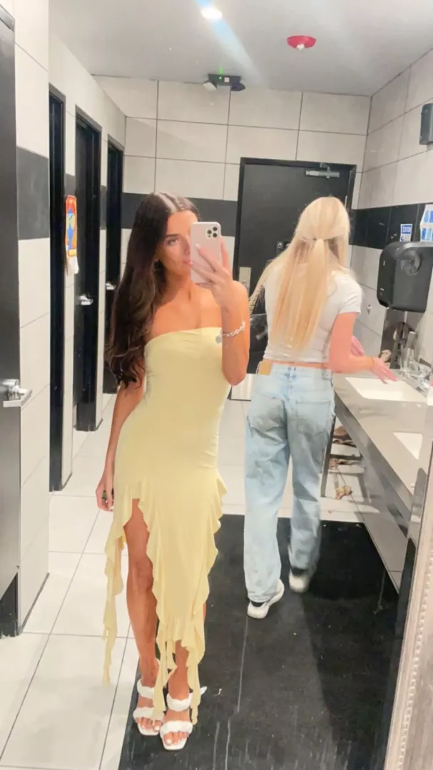 Cute Mirror Selfie