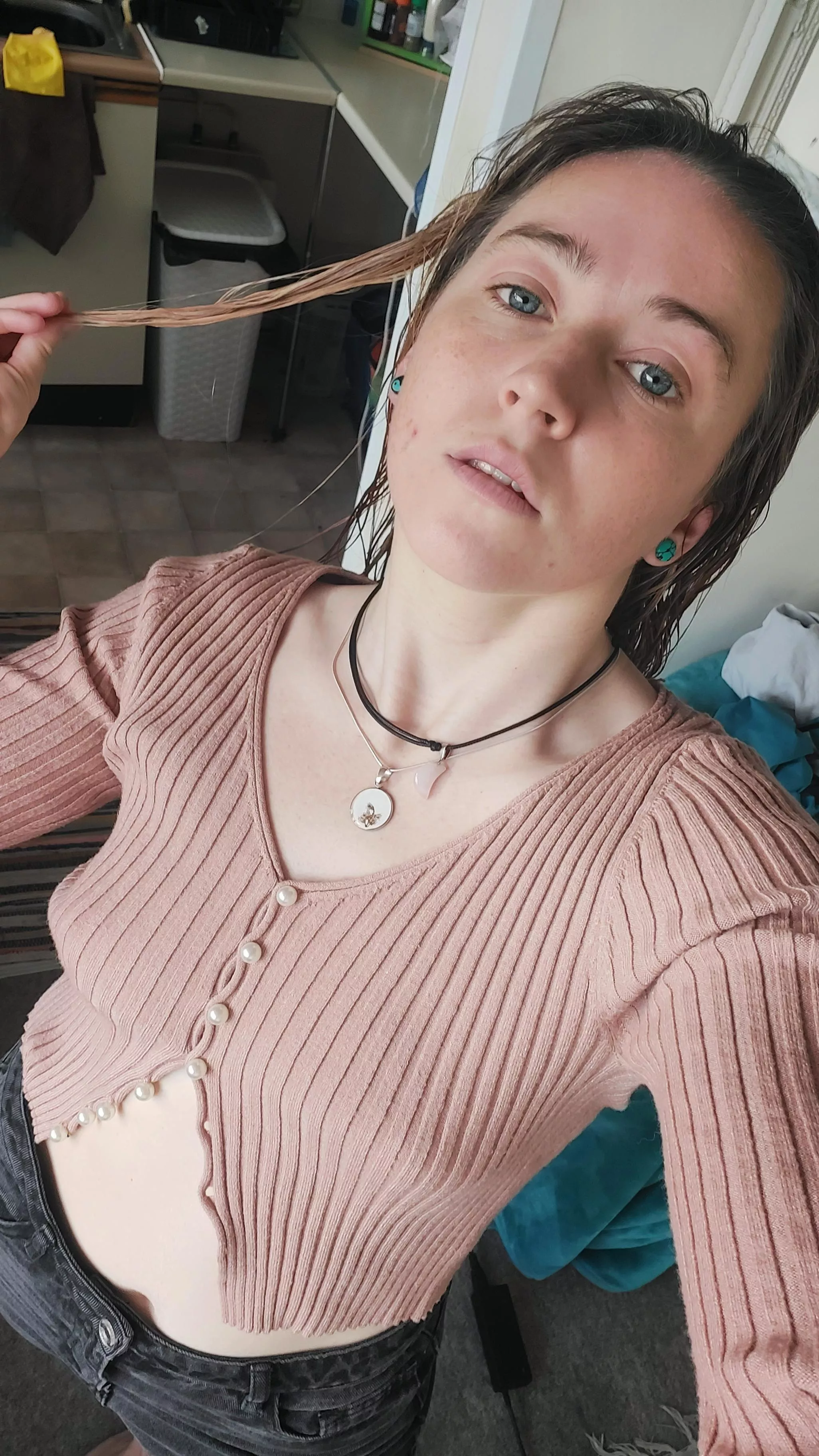 Cute new top and no bra 🥵😍