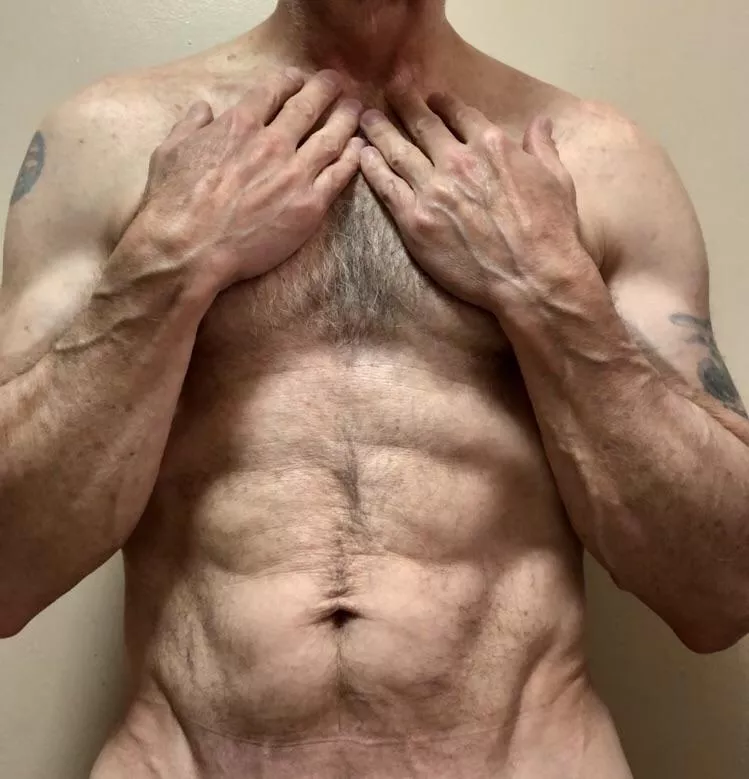 Dad bod, beach bod