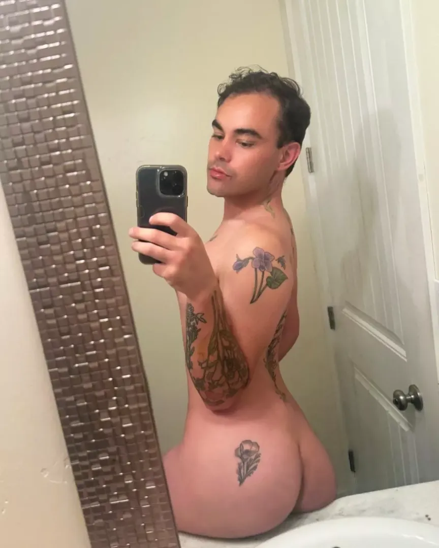Daddies boy is back 😋