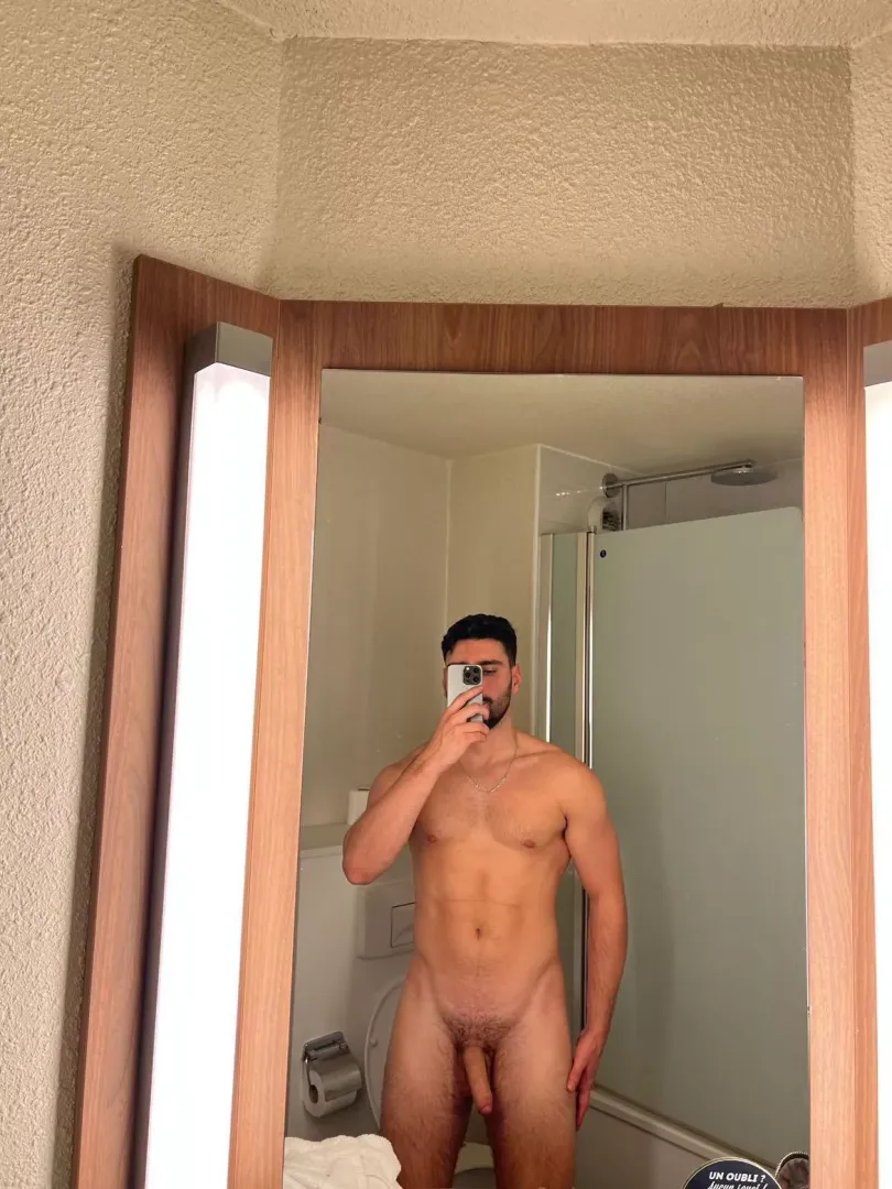 Daddy needs a couple holes, any volunteers?