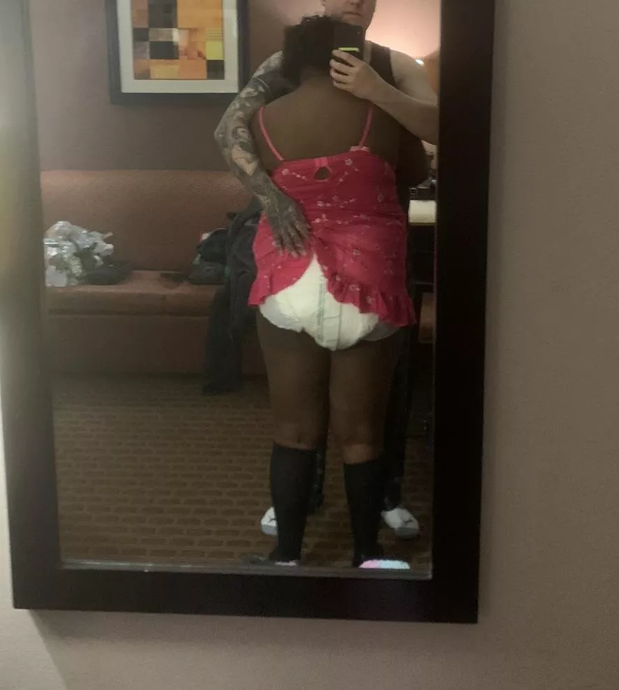 Daddy’s diapered lil princess👸🏽💋🍭💖🫦