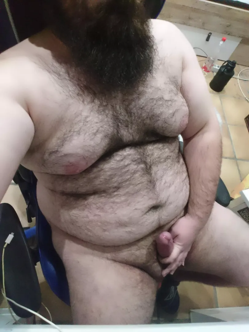 Daddy's got today off. Make this day fun for me. DMs open for good girls
