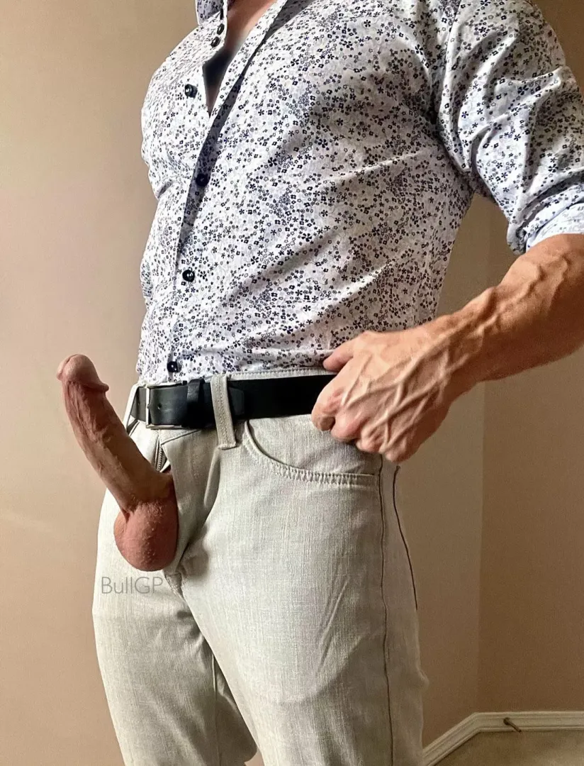 Daddy’s home, time for some penis worship. Can you help?
