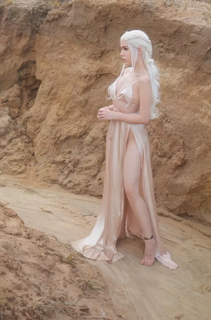 Daenerys by Vasiliel