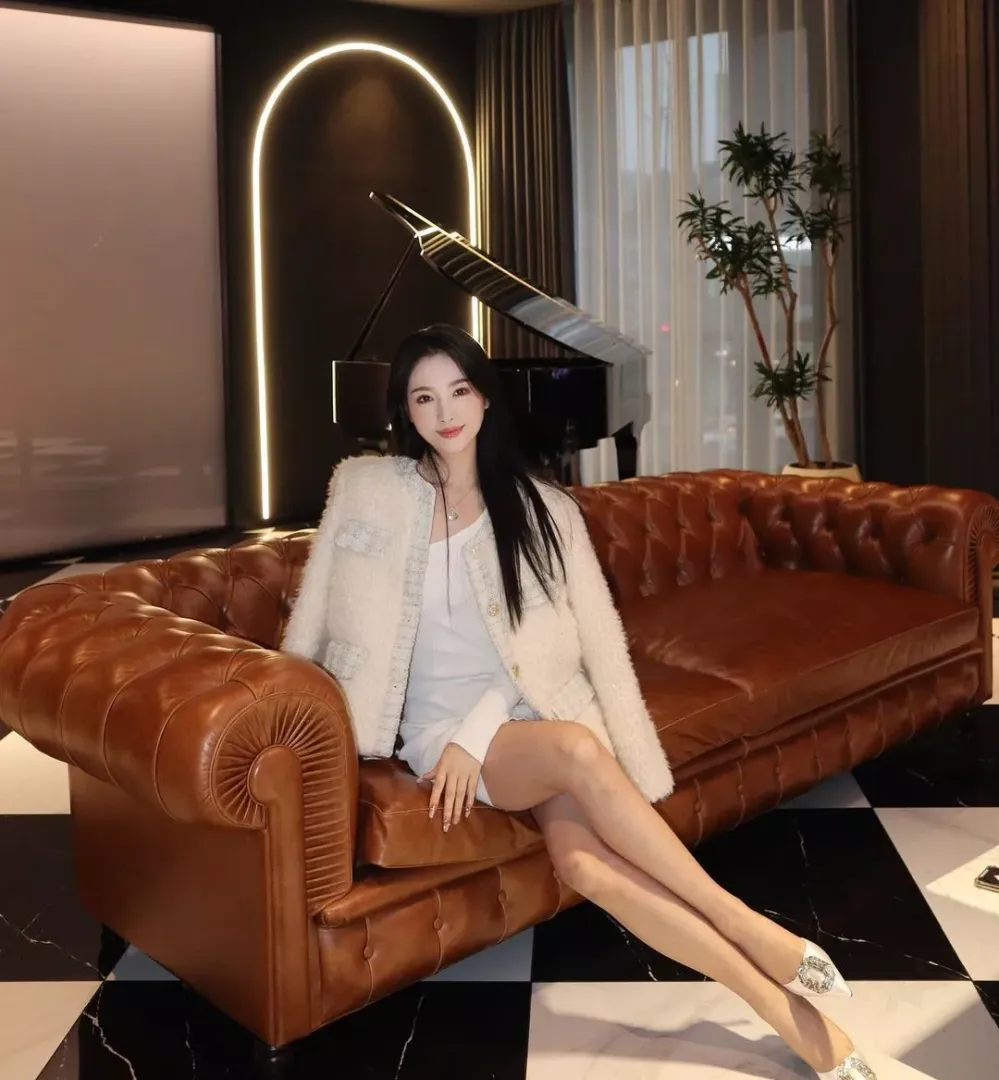 Daisy Hong
