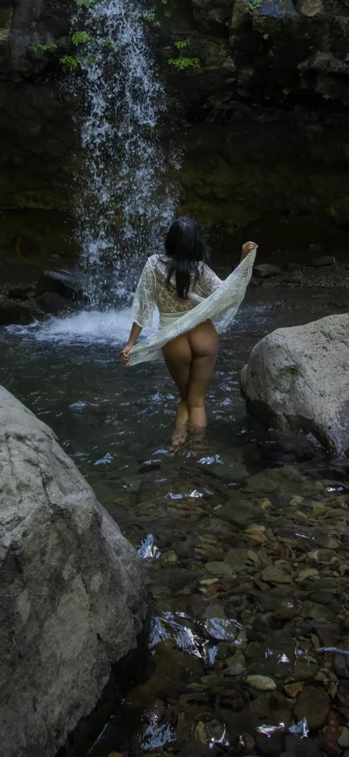 Dakini lifting to show her peach