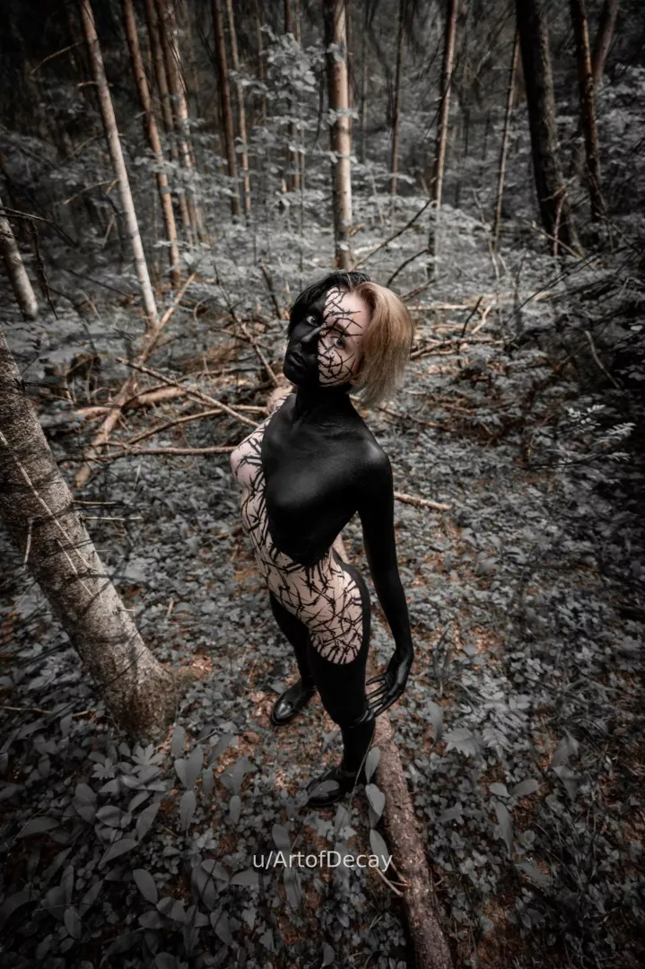 Dark body art by Art of Decay model Margo Kuzina photo by Roycoreroy