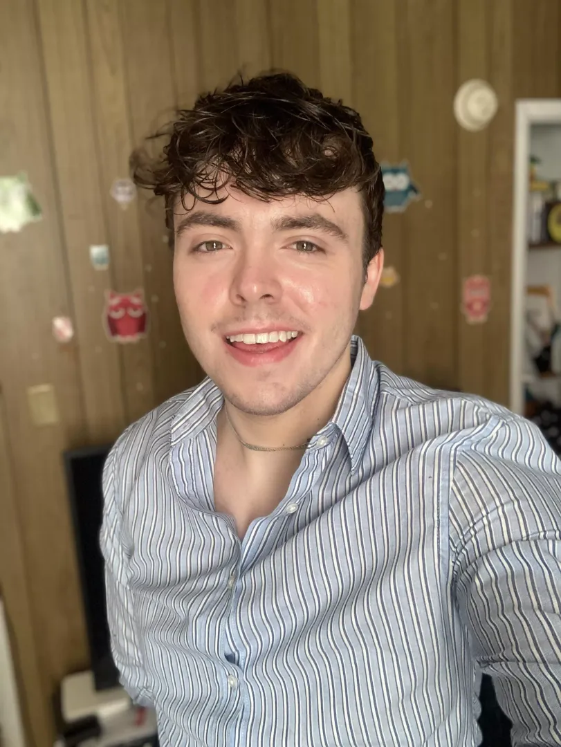 Date night tonight! Feeling excited and hot today 😇