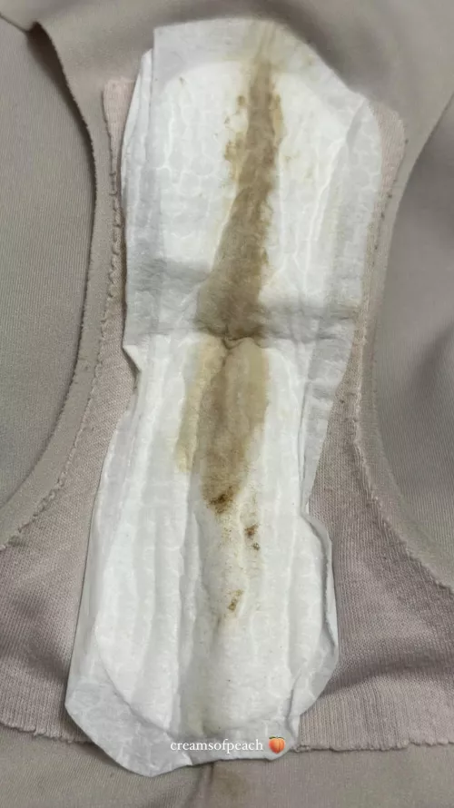 Day 2 of 3 without showering and it’s getting darker by the hour. Every time I sit down on the toilet a mix of aromas meets my nose, so I can’t wait for them to receive this super musky liner.