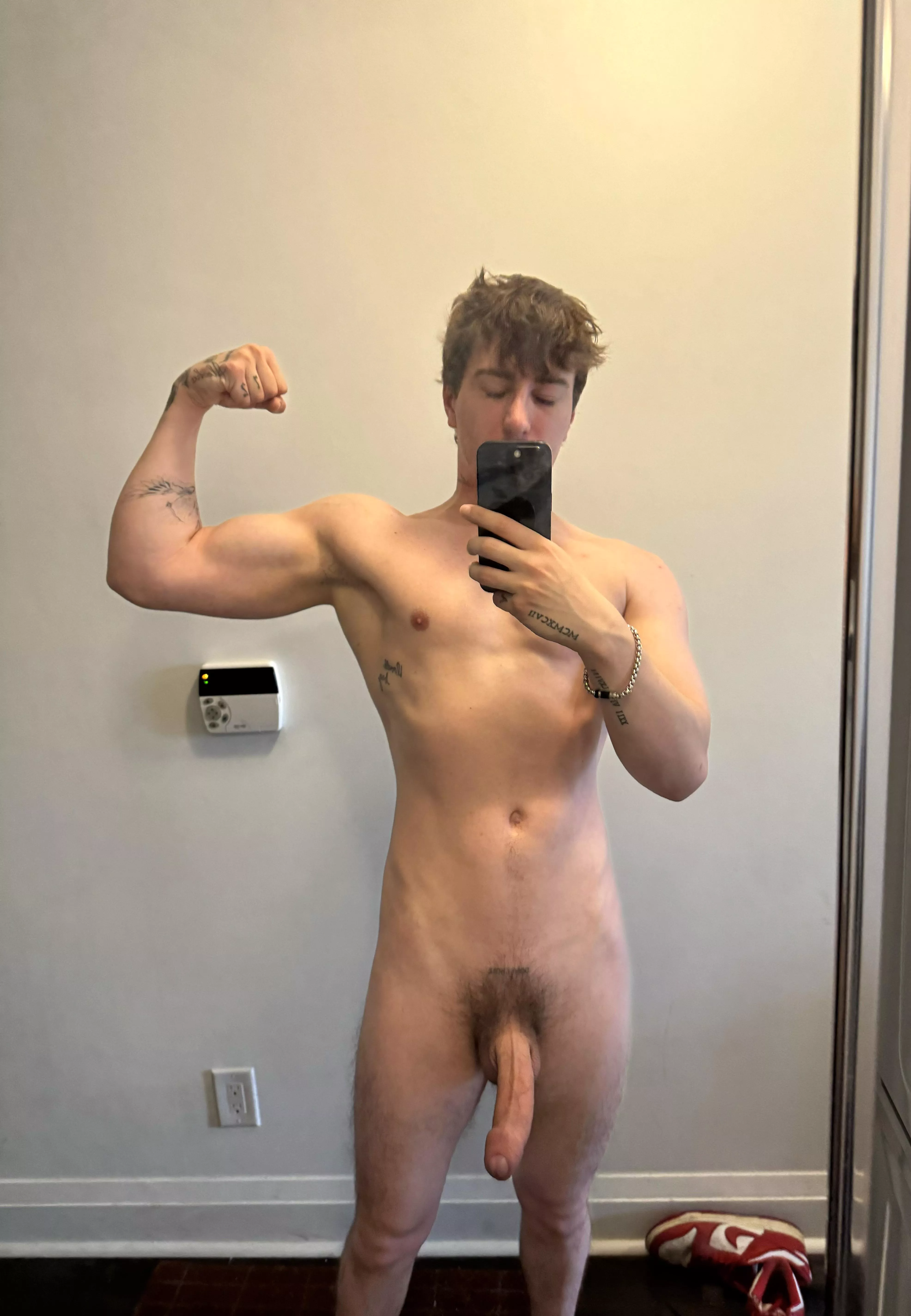 Day dreaming about tight holes 🕳️