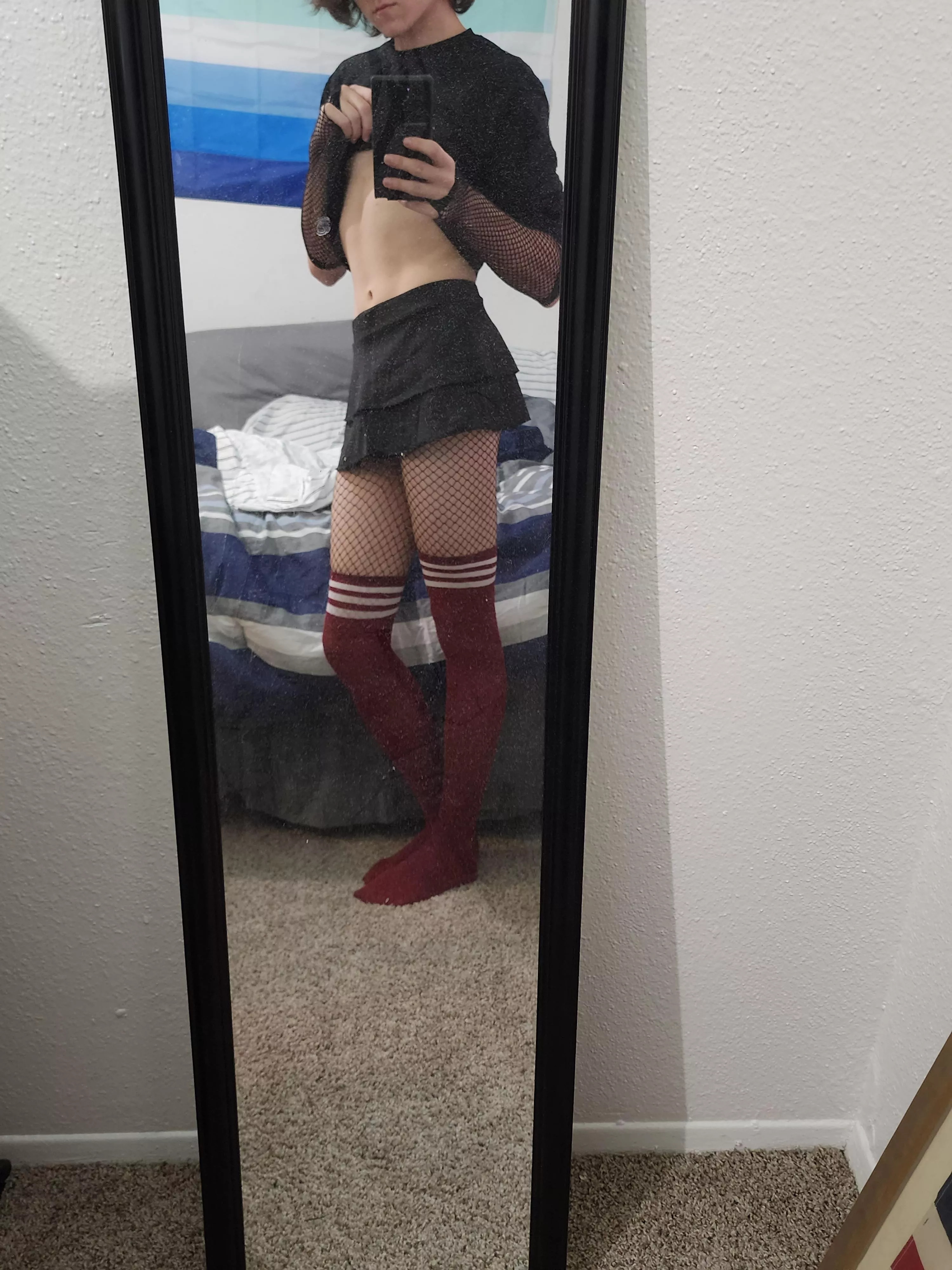 decided to give skirts a try and i get it now :3 Happy femboy friday fellas!