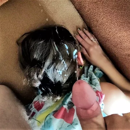 den kris turns his head