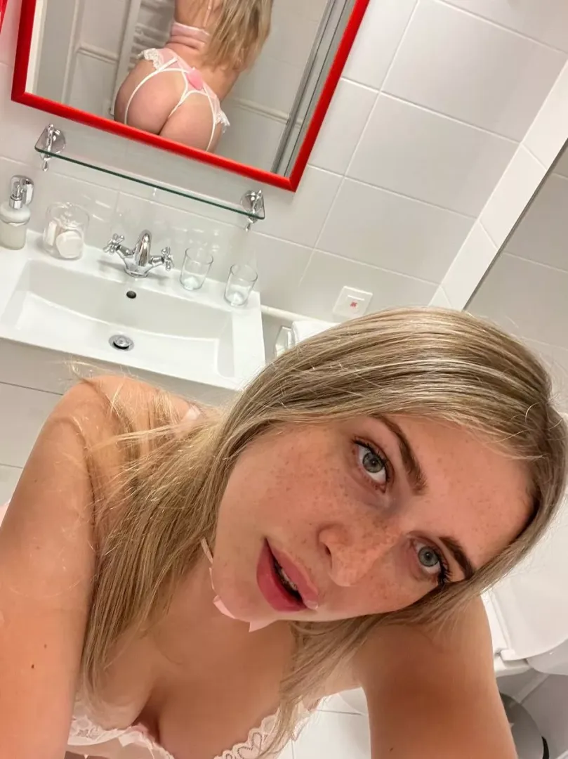 Describe my body in one emoji?