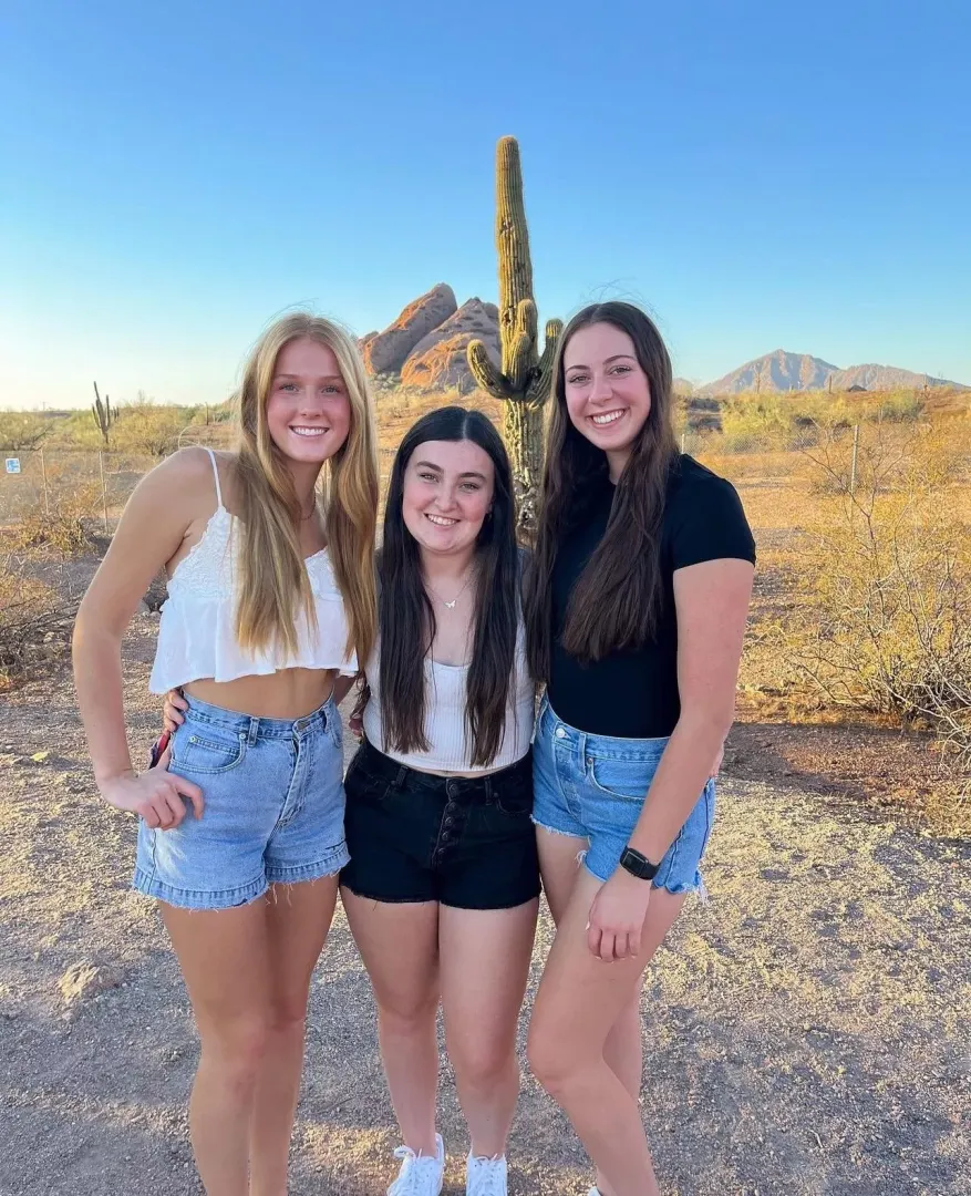 Desert babes