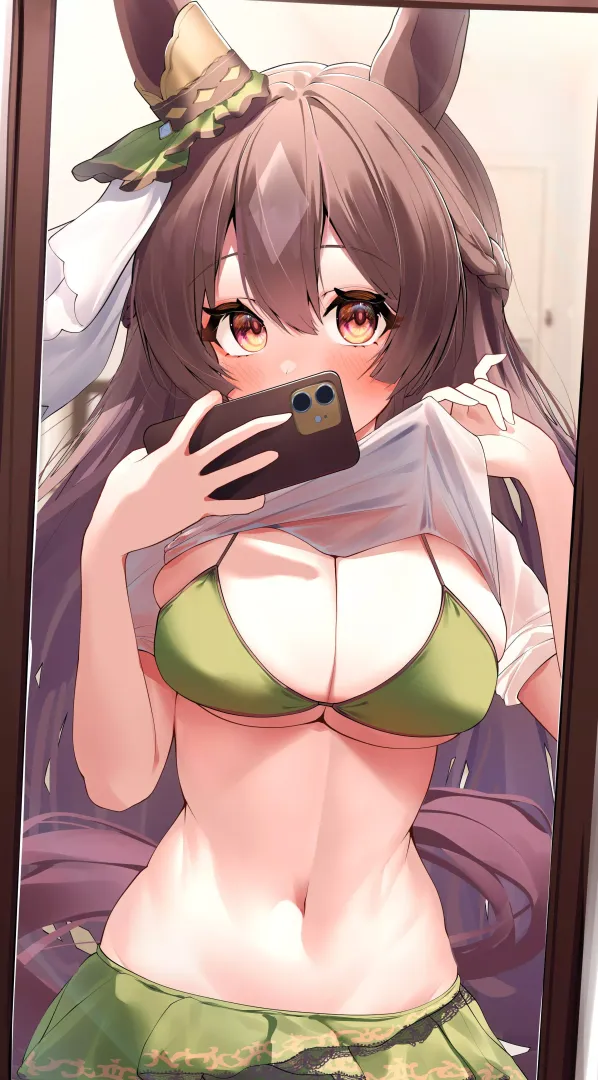 Diamond will send you a selfie in a swimsuit if you ask her