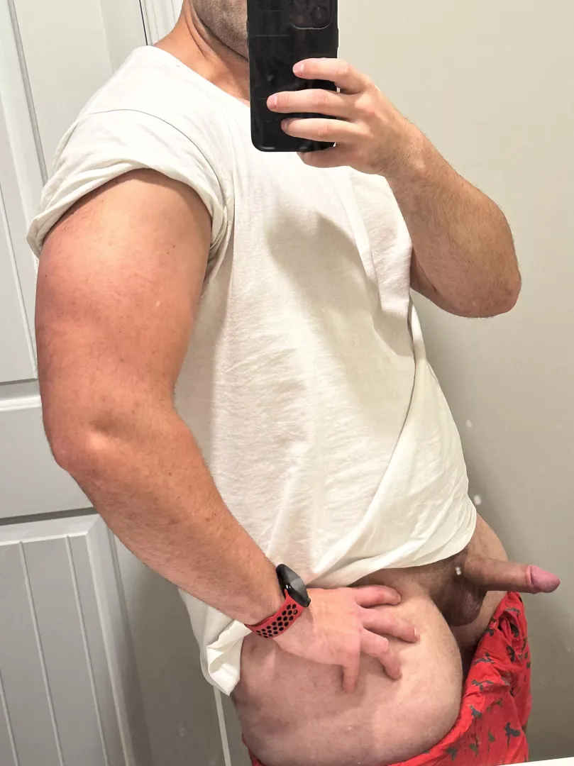 Dick may not be big but that doesn’t mean I’m not an alpha 😈