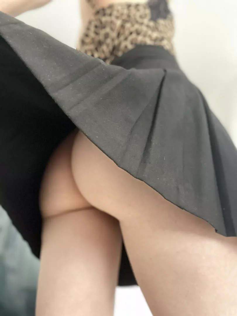 Dinner is served 💕find me babe and let’s get naughty 👇🏻👇🏻