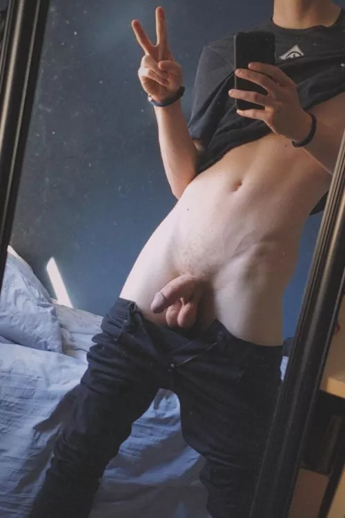 Dirty mirror, dirty pose