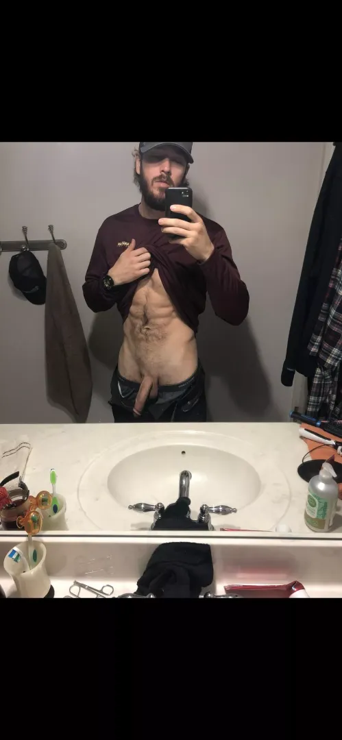 Dm if you wanna see me cum