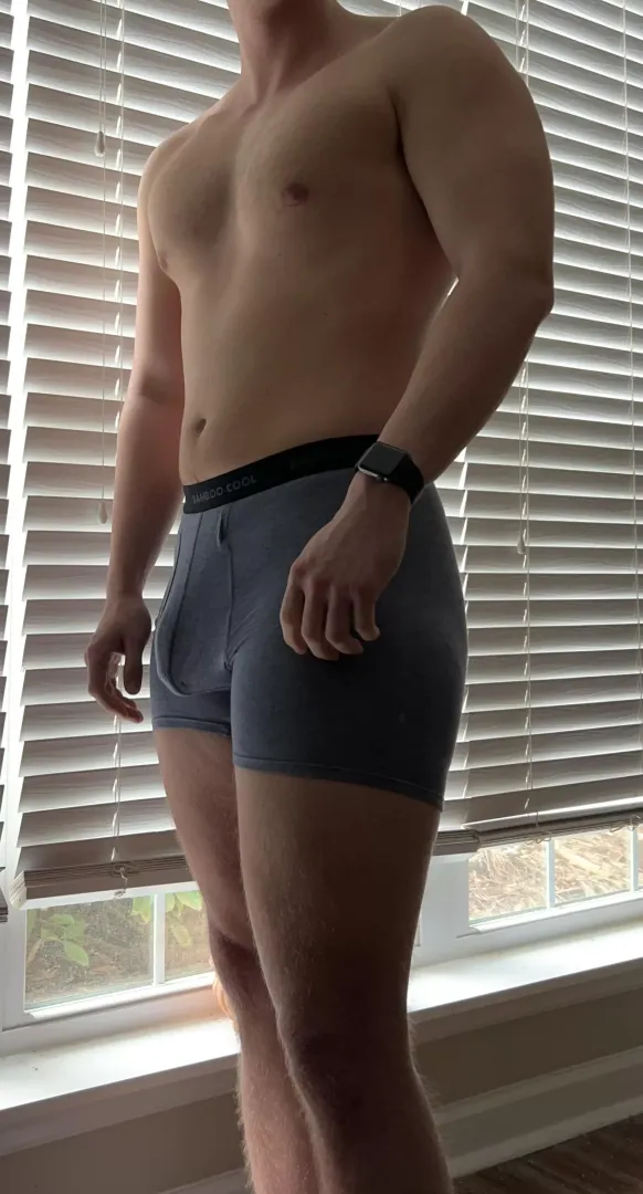 DM me if you want to see what’s underneath 🥵
