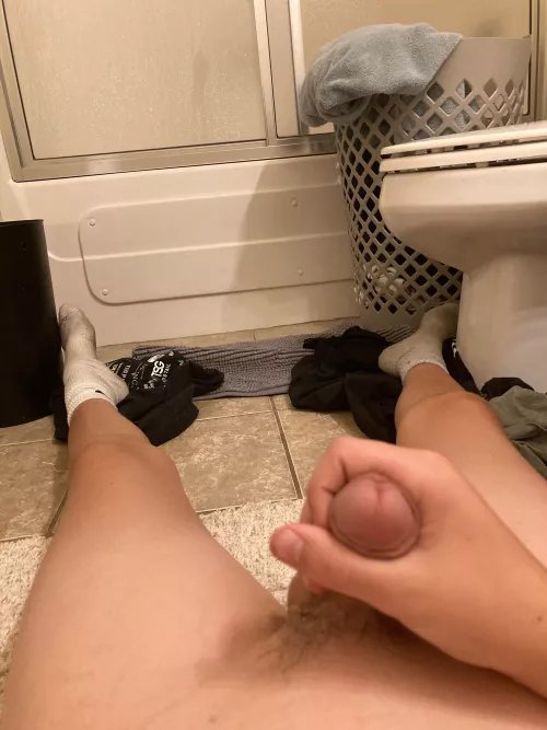 Dm me sending nudes to people