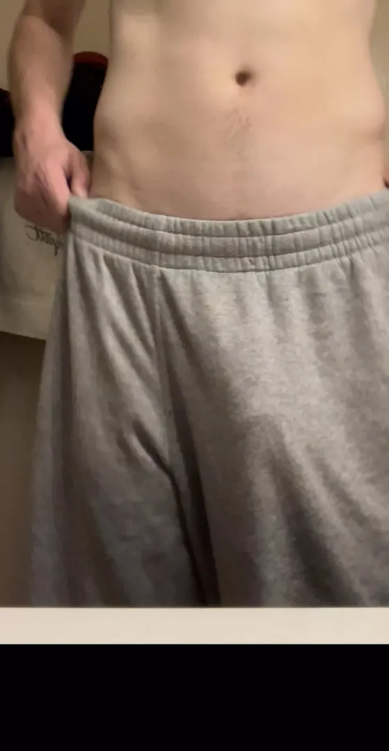 Dm me your cock and I’ll lyk if I’d suck it