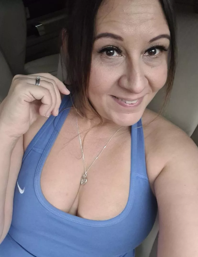 Dm to trade my mom