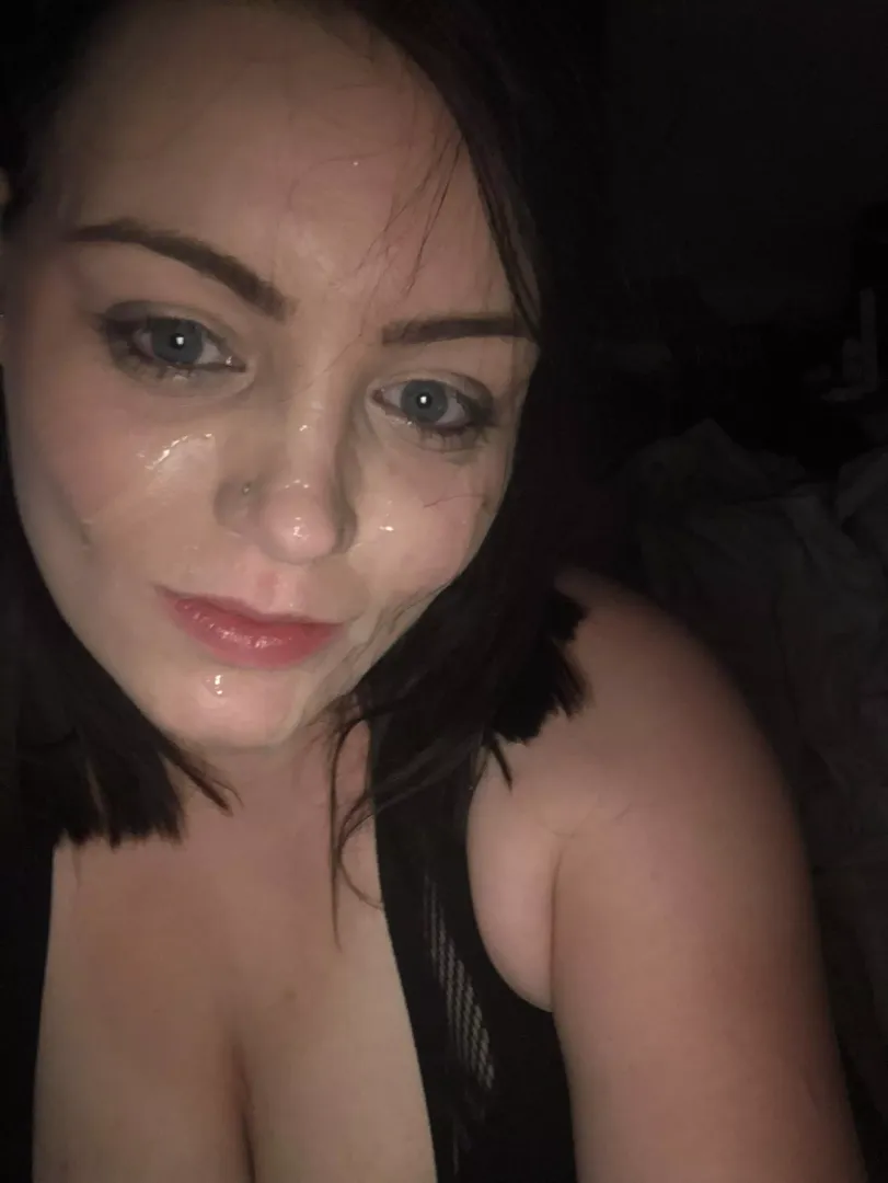 Do I look pretty? F26