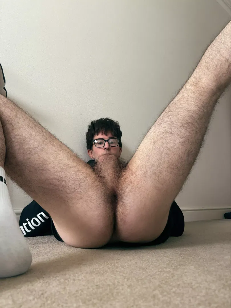 Do me on the floor 🍑💦