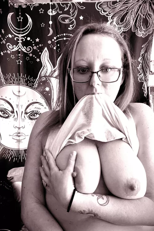 Do MILFs with glasses do it for you? If not, just ignore the top half of this picture and just focus on the bottom.