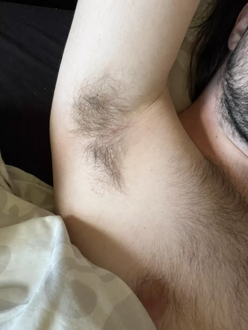 Do my alpha pits get you horny?💪🏼💦 Dms open😈