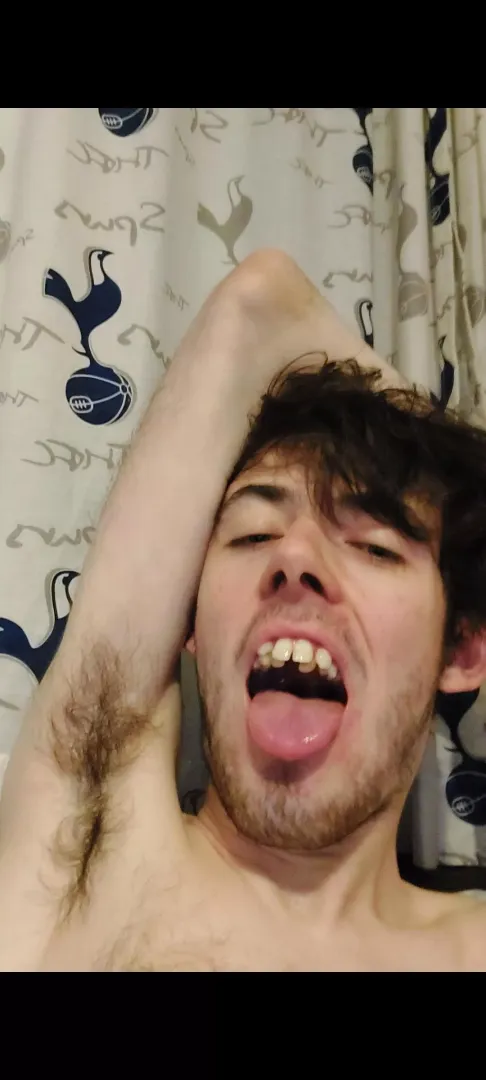 Do people like my Hairy armpits dm me